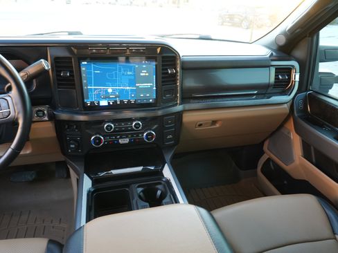 Used 2024 Ford F350 Lariat w/ Black Appearance Package image 24