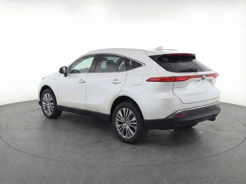 Used 2021 Toyota Venza XLE w/ Softex Package image 4