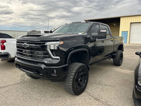 Used 2024 Chevrolet Silverado 2500 LTZ w/ LTZ Plus Package image 2