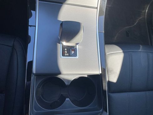 New 2024 Land Rover Range Rover Evoque Dynamic SE image 16