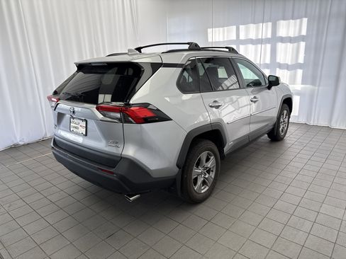 Used 2024 Toyota RAV4 XLE w/ Convenience Package image 4