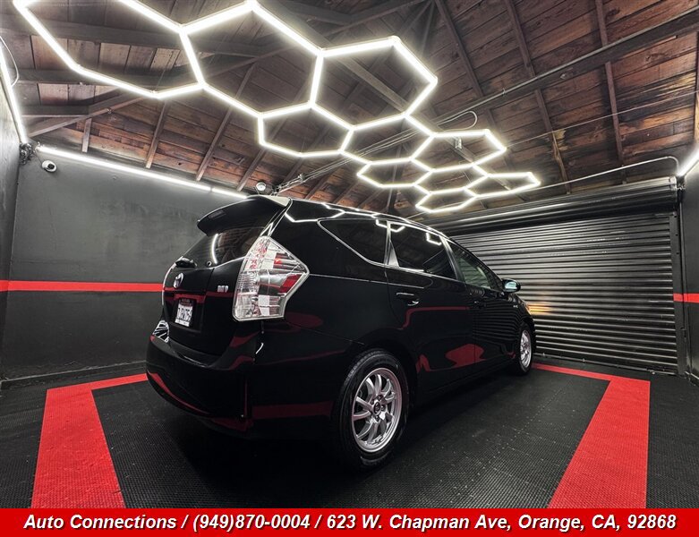 Used 2014 Toyota Prius V Two FWD image 3