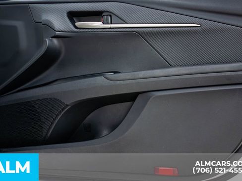 Used 2025 Toyota Camry SE image 29