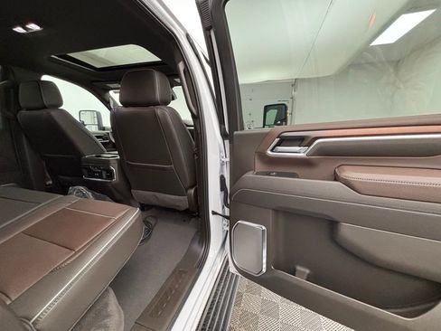 New 2025 GMC Sierra 2500 Denali w/ Denali Reserve Package image 40