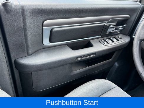 Used 2024 RAM 1500 Warlock AWD/4WD image 32