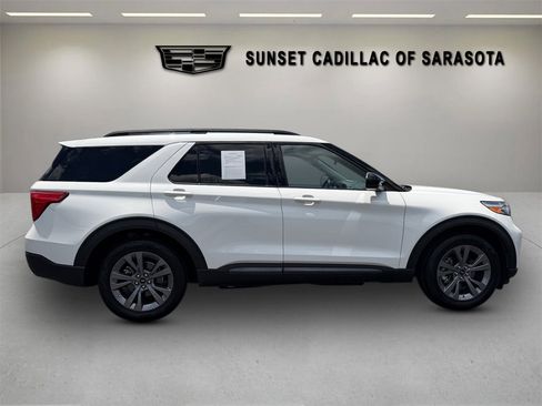 Used 2022 Ford Explorer XLT w/ Equipment Group 202A RWD image 2