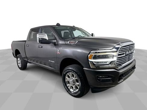 Used 2024 RAM 2500 Laramie AWD/4WD image 2