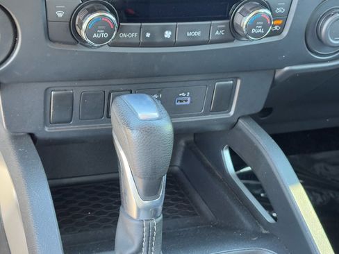 Used 2022 Nissan Frontier SV w/ Technology Package image 24