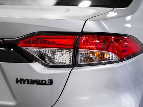 Used 2021 Toyota Corolla LE w/ Carpet Mat Package (TMS) image 5