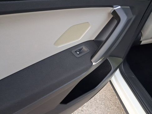Used 2018 Volkswagen Tiguan S FWD image 12