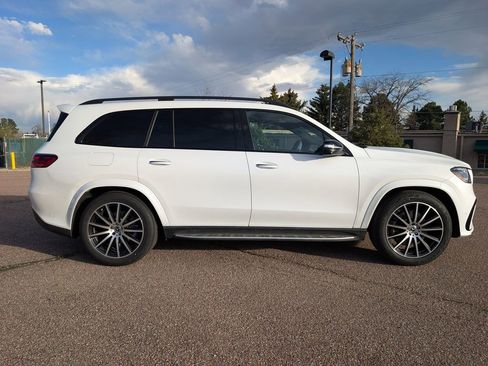 Used 2025 Mercedes-Benz GLS 580 4MATIC image 4