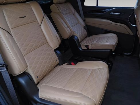 Used 2022 Cadillac Escalade Sport w/ Touring Package AWD/4WD image 22