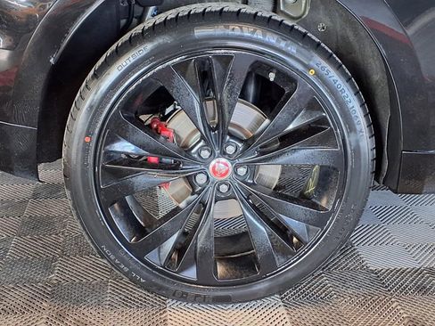 Used 2017 Jaguar F-PACE S image 9