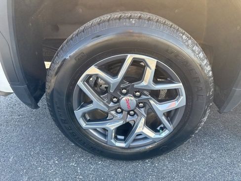 Used 2022 GMC Sierra 1500 SLT w/ SLT Convenience Package image 11