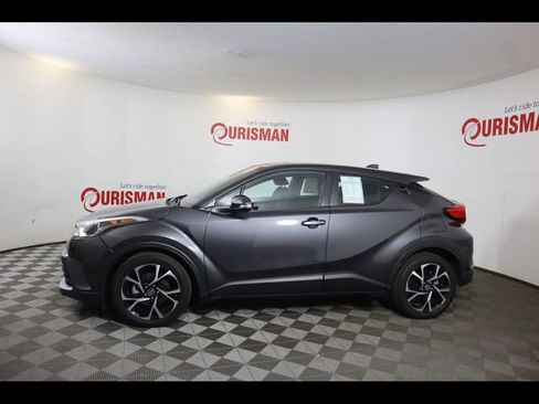 Used 2019 Toyota C-HR XLE image 8