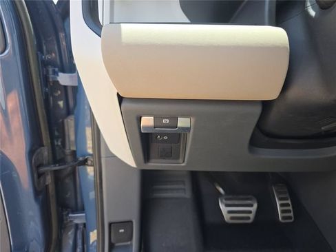 Used 2021 Land Rover Defender 110 S AWD/4WD image 35