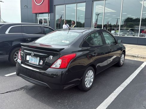 Used 2017 Nissan Versa S Plus FWD image 4