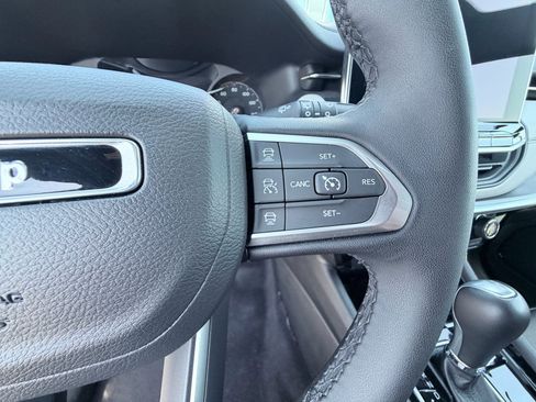 Used 2025 Jeep Compass Limited AWD/4WD image 14