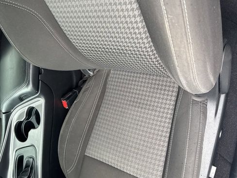 Used 2020 Dodge Challenger SXT image 5