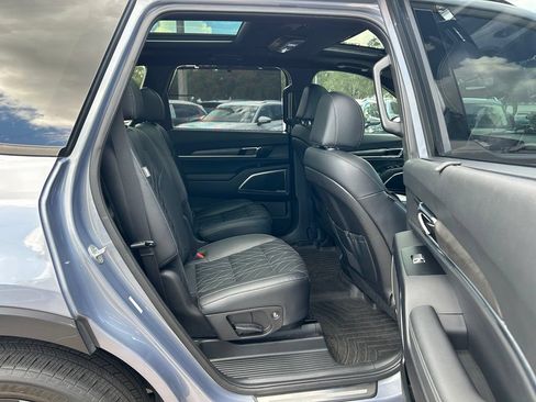 Used 2023 Kia Telluride SX X-Line AWD/4WD image 40