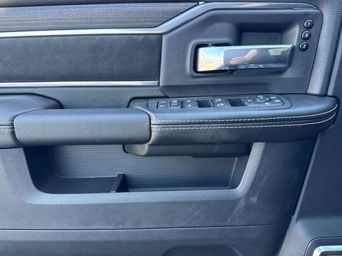 New 2026 RAM 2500 Laramie AWD/4WD image 7