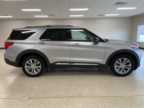 Used 2023 Ford Explorer Limited w/ Equipment Group 301A image 6