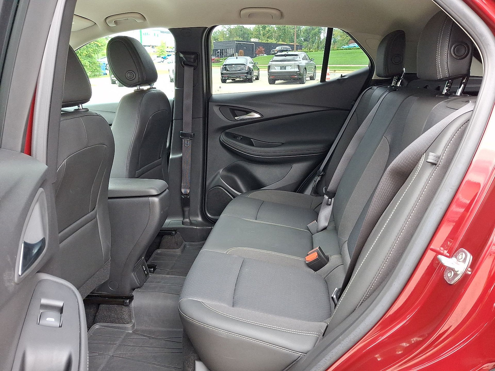 Used 2024 Buick Encore GX Preferred AWD/4WD image 19
