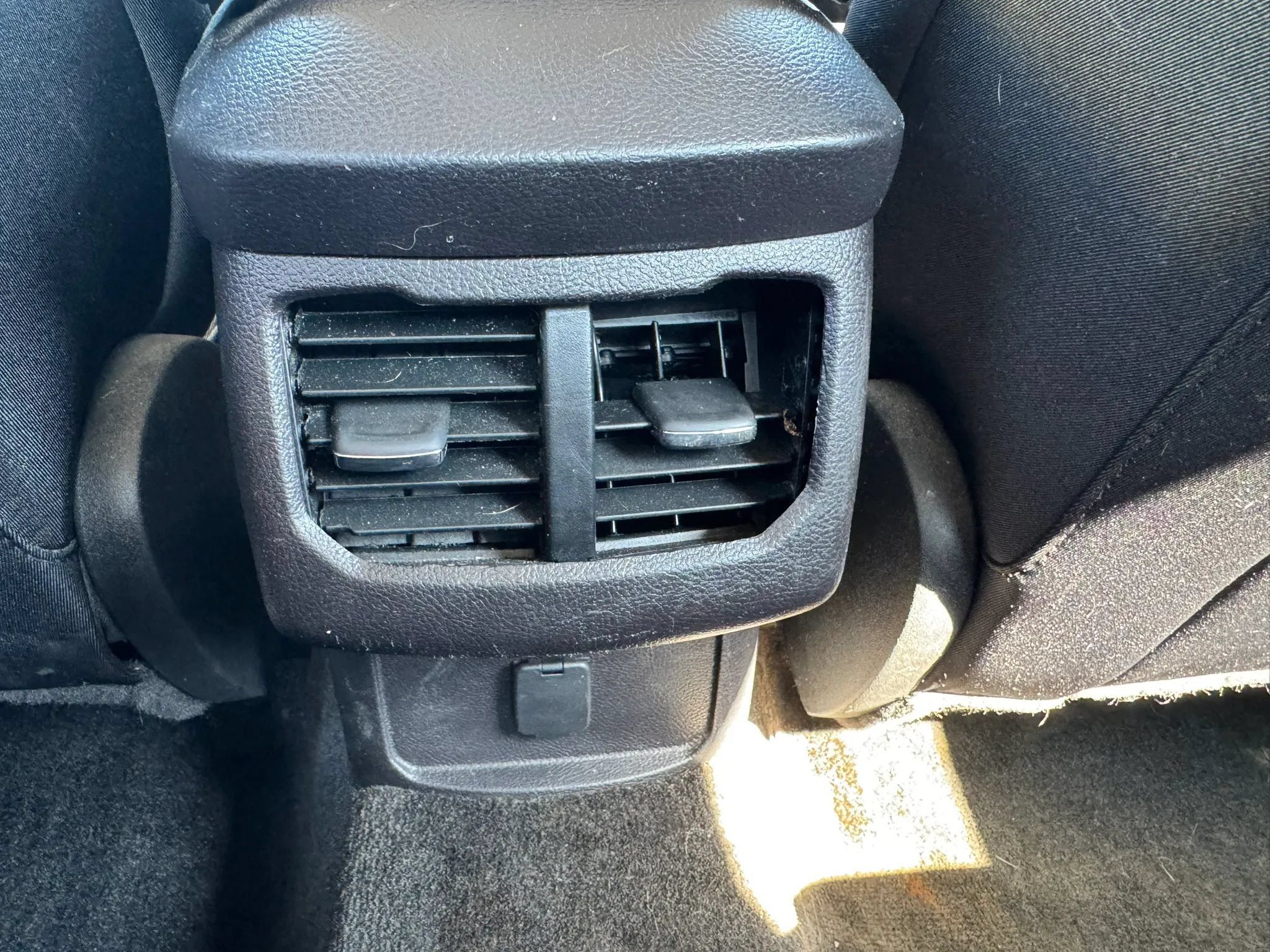 Used 2015 Ford Fusion SE FWD image 20