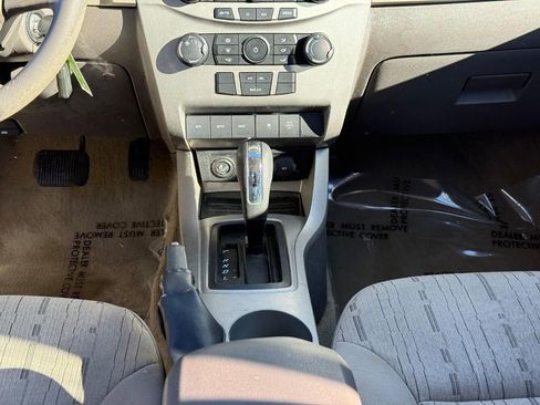 Used 2010 Ford Focus SE image 13