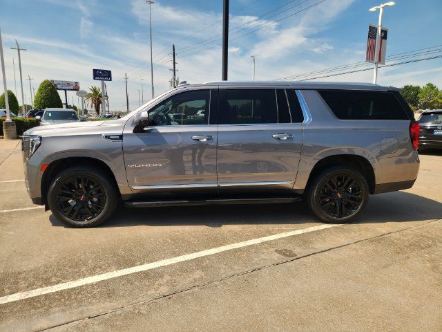 Used 2021 GMC Yukon XL SLT w/ SLT Premium Package AWD/4WD image 4
