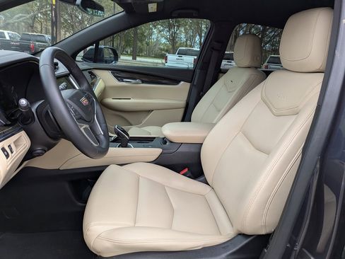 Used 2018 Cadillac XT5 Base image 24