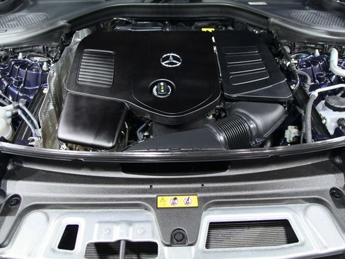 Used 2023 Mercedes-Benz GLC 300 4MATIC image 32