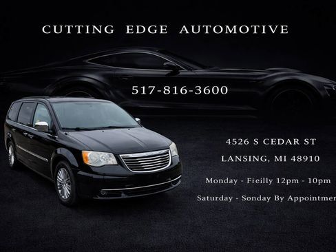 Used 2014 Chrysler Town & Country Touring-L w/ Driver Convenience Group image 1