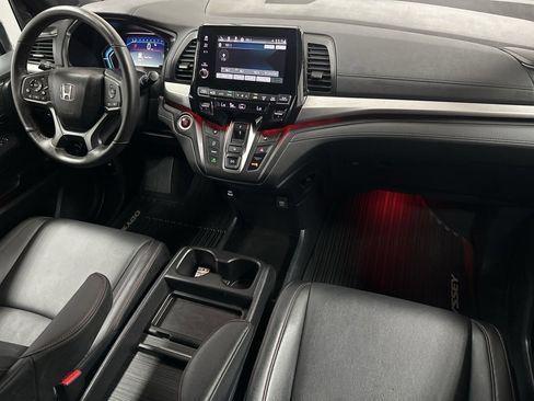 Used 2024 Honda Odyssey Sport image 11