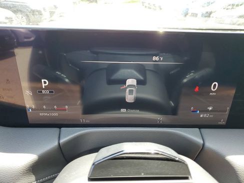 New 2025 Nissan Armada SL w/ Captain's Chari Seat Package AWD/4WD image 9