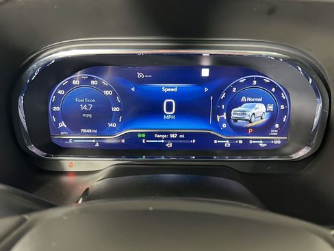 Used 2022 Chevrolet Tahoe RST w/ Luxury Package AWD/4WD image 19