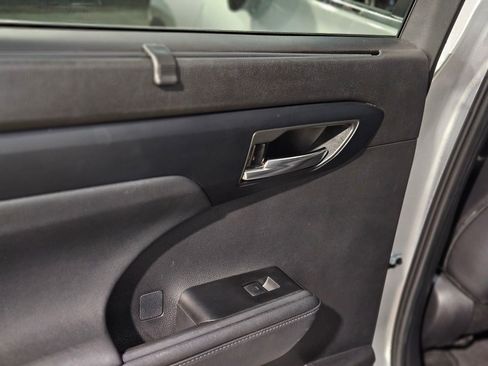 Used 2024 Toyota Highlander XLE image 35