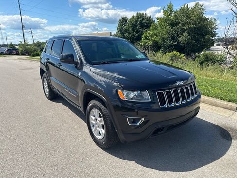 Used 2016 Jeep Grand Cherokee Laredo w/ Quick Order Package 23E AWD/4WD image 2