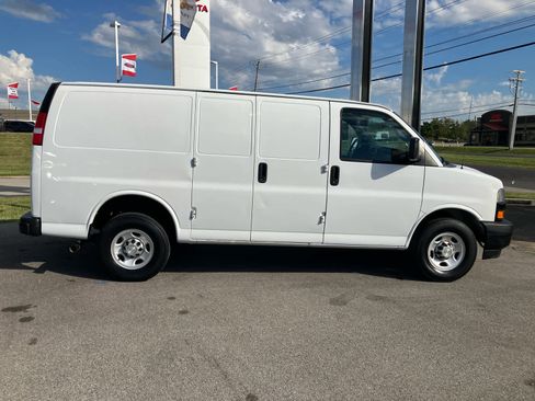 Used 2021 Chevrolet Express 2500 w/ Driver Convenience Package image 8