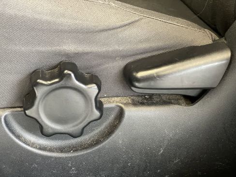 Used 2019 Toyota Tacoma TRD Sport AWD/4WD image 15