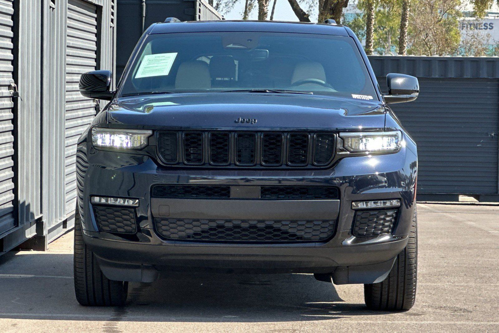 Used 2024 Jeep Grand Cherokee L Limited w/ Black Appearance Package AWD/4WD image 11