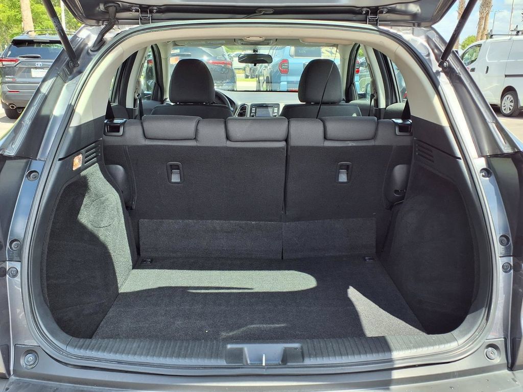 Used 2022 Honda HR-V LX image 17