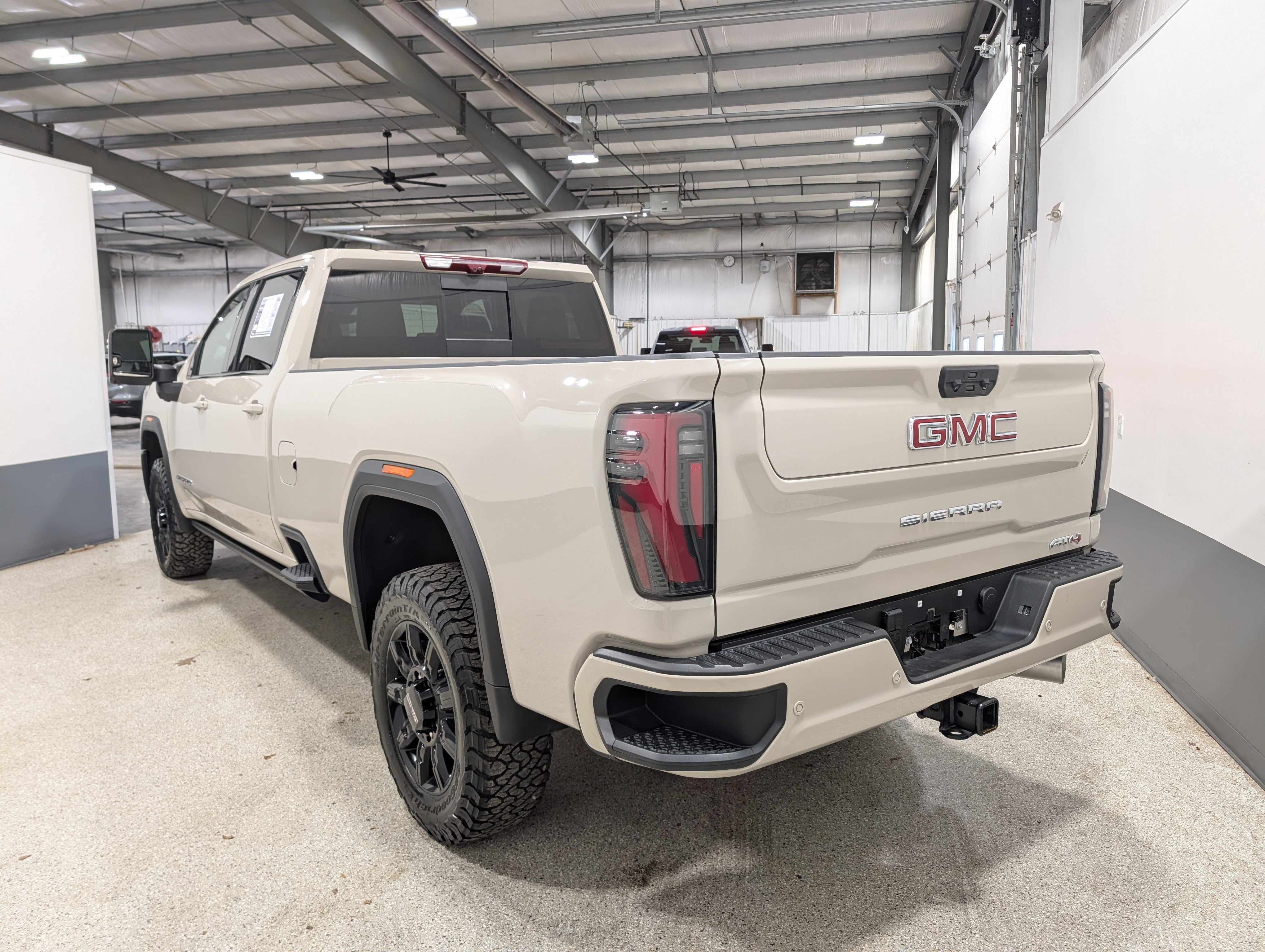 Used 2026 GMC Sierra 3500 AT4 w/ AT4 Premium Plus Package AWD/4WD image 5