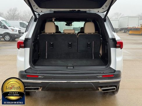 Used 2025 Buick Enclave Preferred image 23