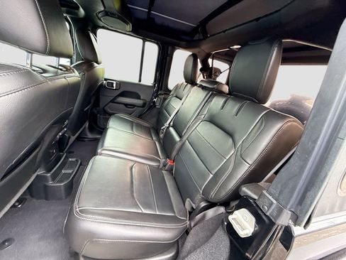 Used 2023 Jeep Wrangler Unlimited Sahara AWD/4WD image 27