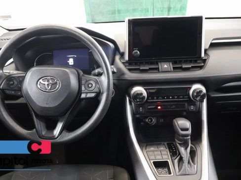 Used 2025 Toyota RAV4 XLE AWD/4WD image 13