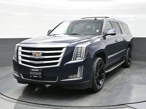Used 2019 Cadillac Escalade ESV Luxury image 2