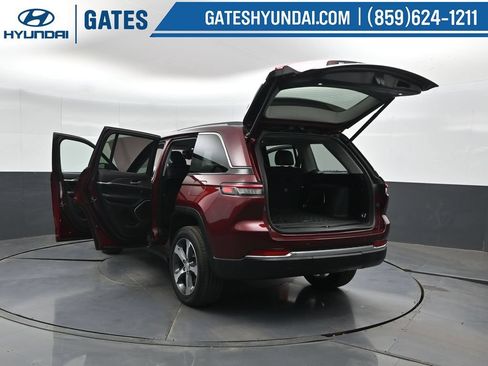 Used 2023 Jeep Grand Cherokee Limited AWD/4WD image 53