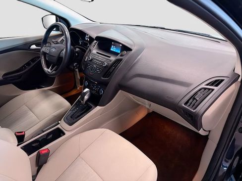 Used 2015 Ford Focus SE w/ SE Cold Weather Package image 24