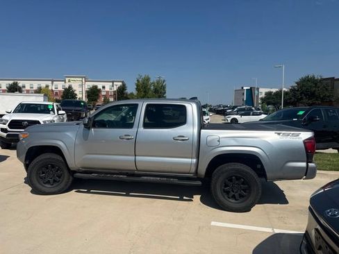 Used 2023 Toyota Tacoma SR AWD/4WD image 5
